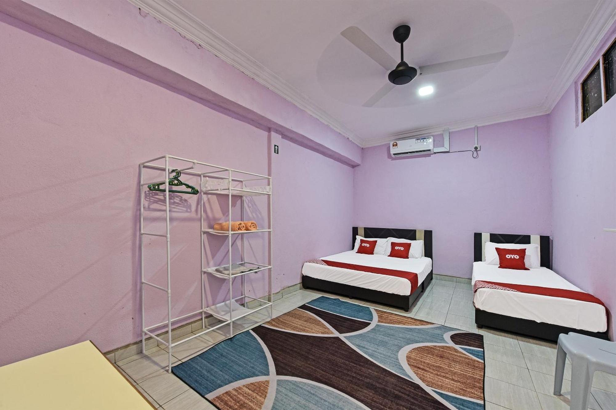 Oyo 90551 Zn Mix Homestay & Roomstay Kampung Raja Exteriör bild