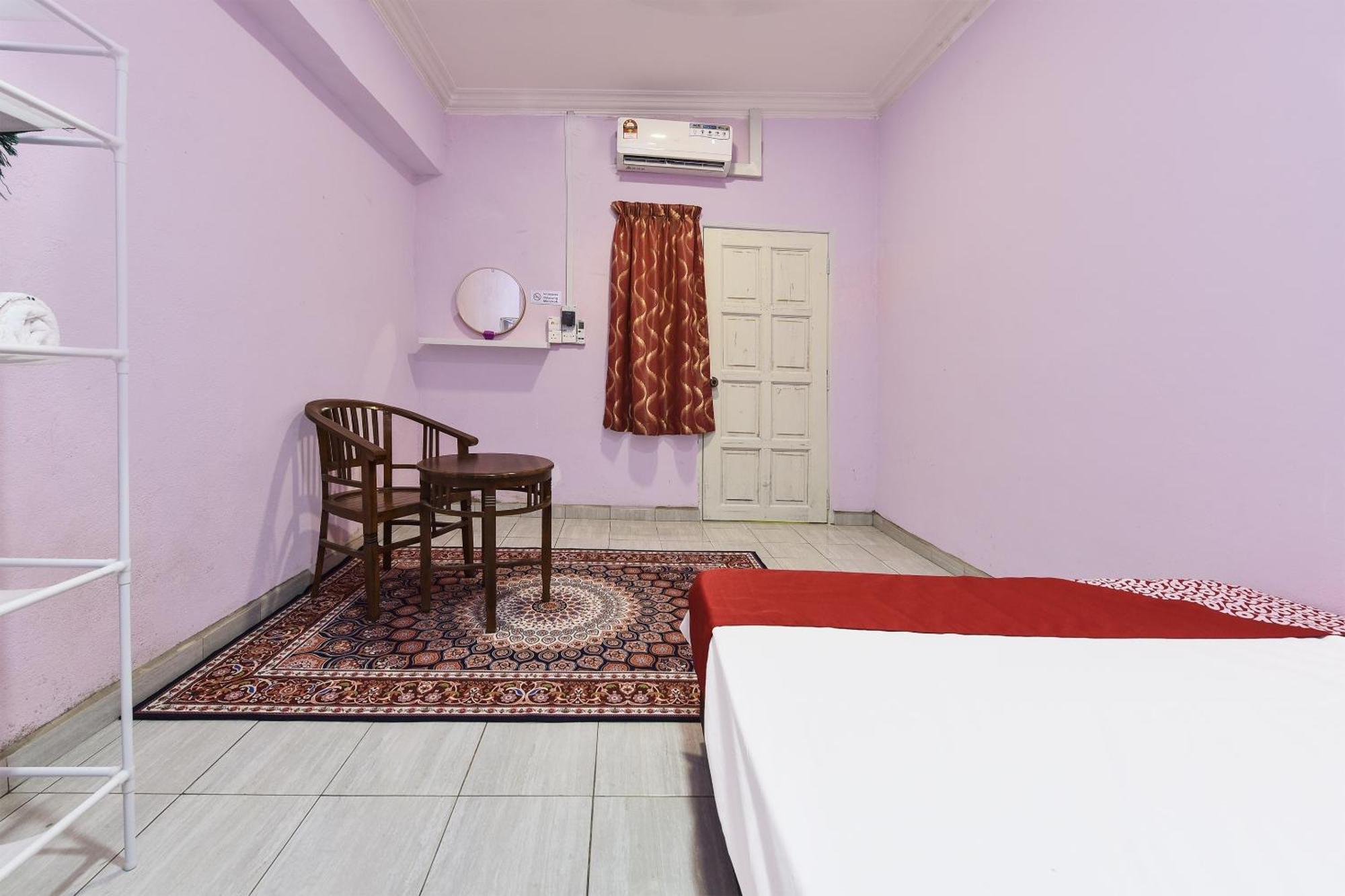 Oyo 90551 Zn Mix Homestay & Roomstay Kampung Raja Exteriör bild