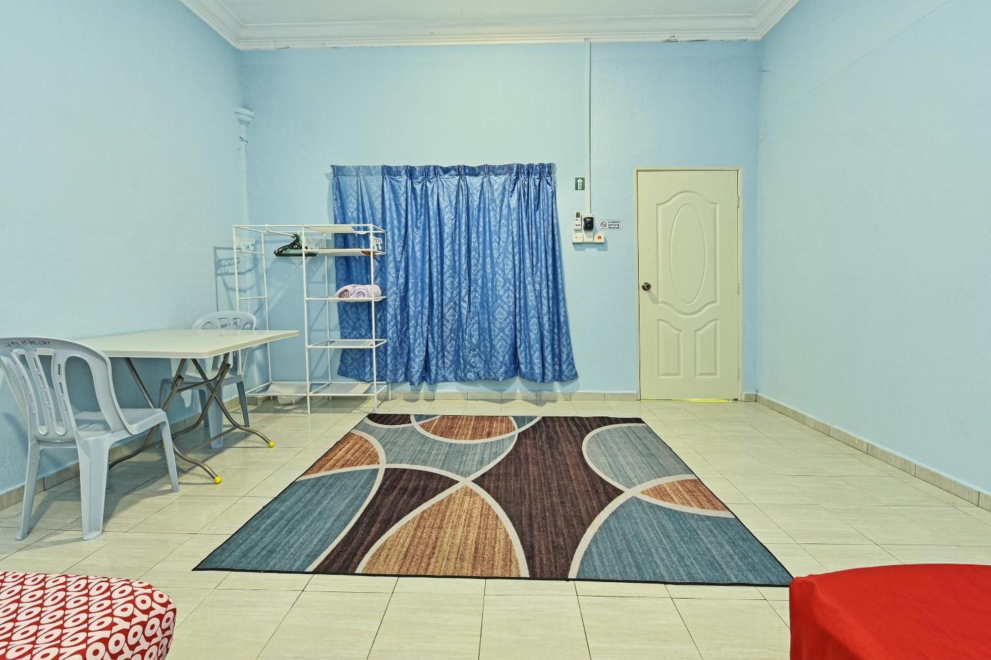 Oyo 90551 Zn Mix Homestay & Roomstay Kampung Raja Exteriör bild