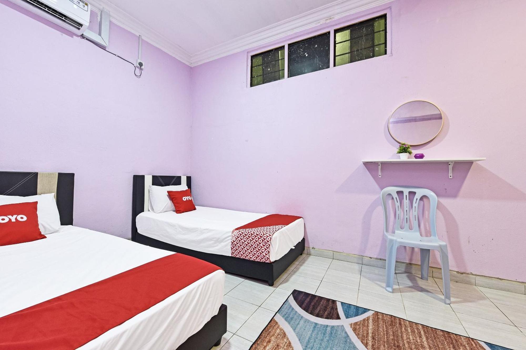 Oyo 90551 Zn Mix Homestay & Roomstay Kampung Raja Exteriör bild