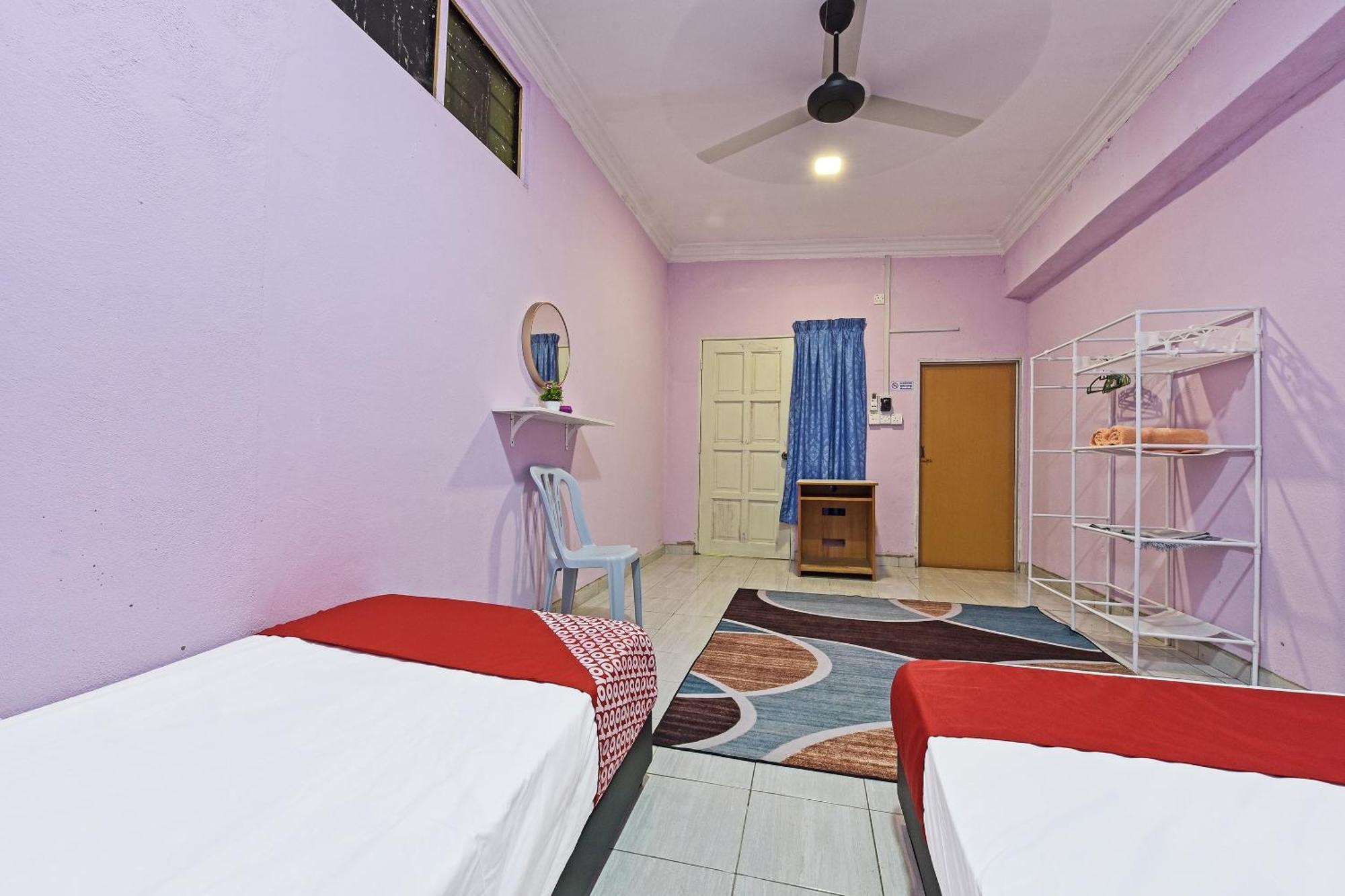 Oyo 90551 Zn Mix Homestay & Roomstay Kampung Raja Exteriör bild