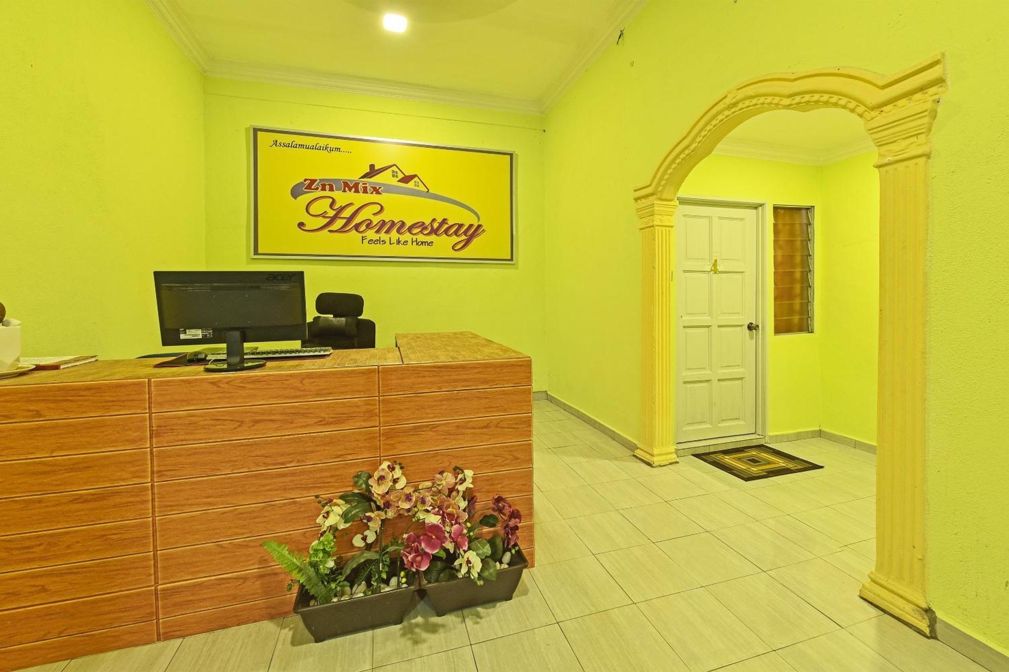Oyo 90551 Zn Mix Homestay & Roomstay Kampung Raja Exteriör bild
