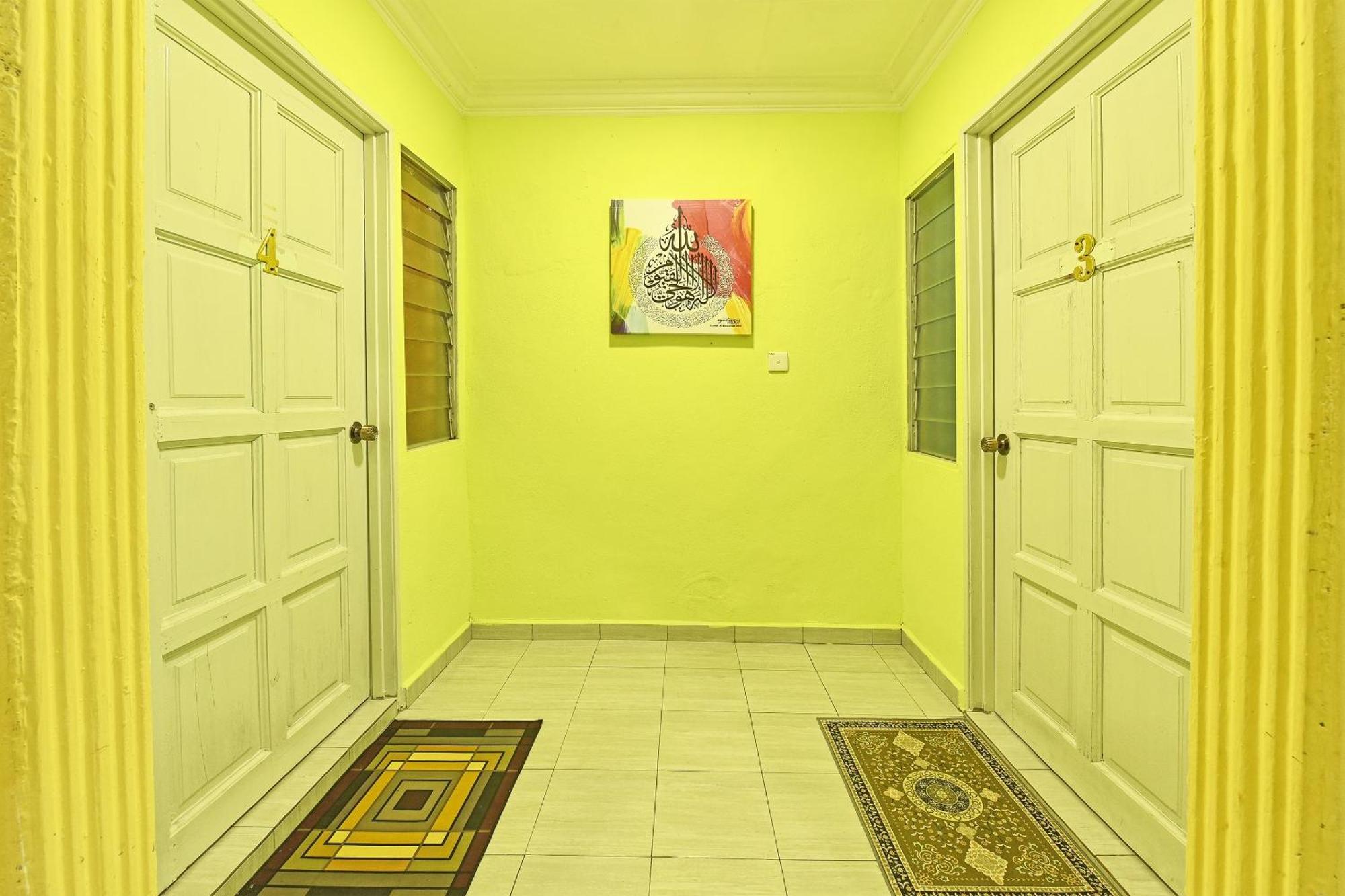 Oyo 90551 Zn Mix Homestay & Roomstay Kampung Raja Exteriör bild